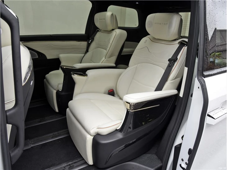 2023 New GAC Trumpchi M8 MPV PHEV
