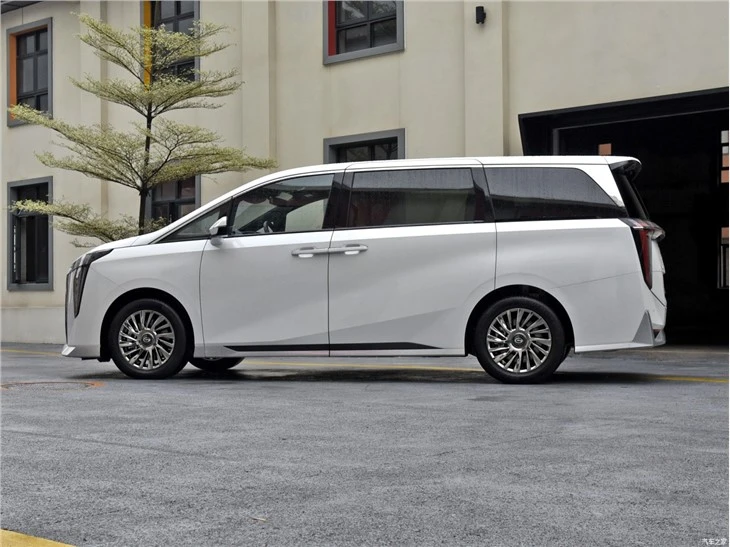2023 New GAC Trumpchi M8 MPV PHEV