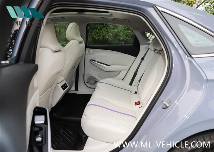 2024 NEW Geely XingRui L HEV Sedan