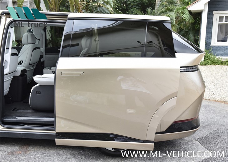 Xpeng X9 MPV EV