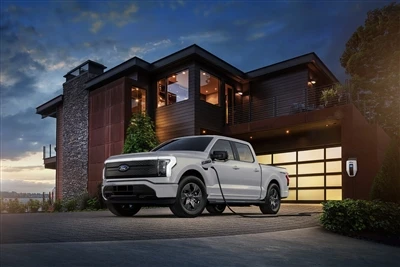 For å stimulere salget tilbyr Ford gratis hjemmeladere til elbilforbrukere i ...
