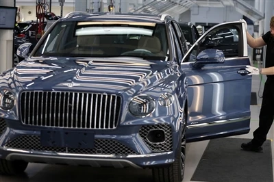 Bentley forsinker den generelle planen for elektriske kjøretøy