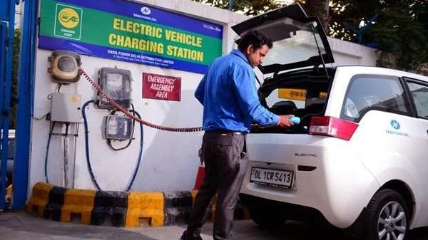 India skal sette tak på fritak for importavgifter for investeringer i elbilla...